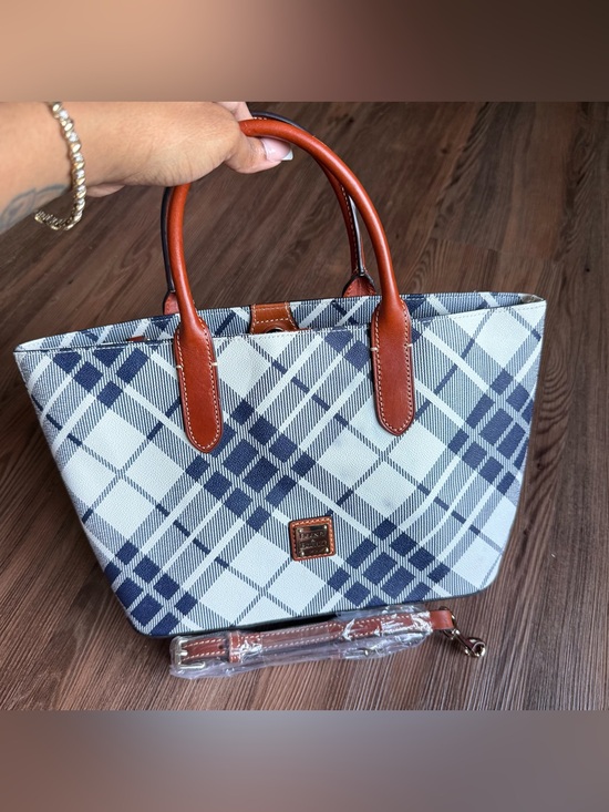 Dooney & Bourke Handbags - Dooney & Bourke Tote